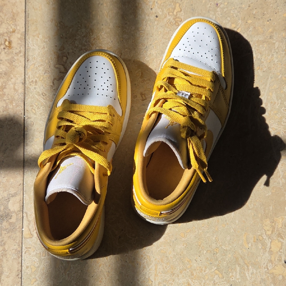 Yellow+White Nike/Jordan Dunks